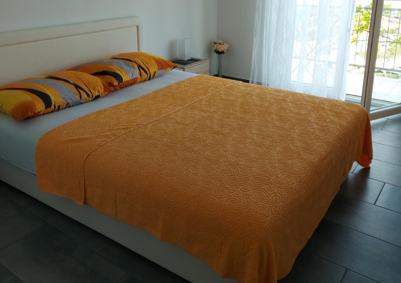 Apartmani Mare Novi Vinodolski Exterior photo